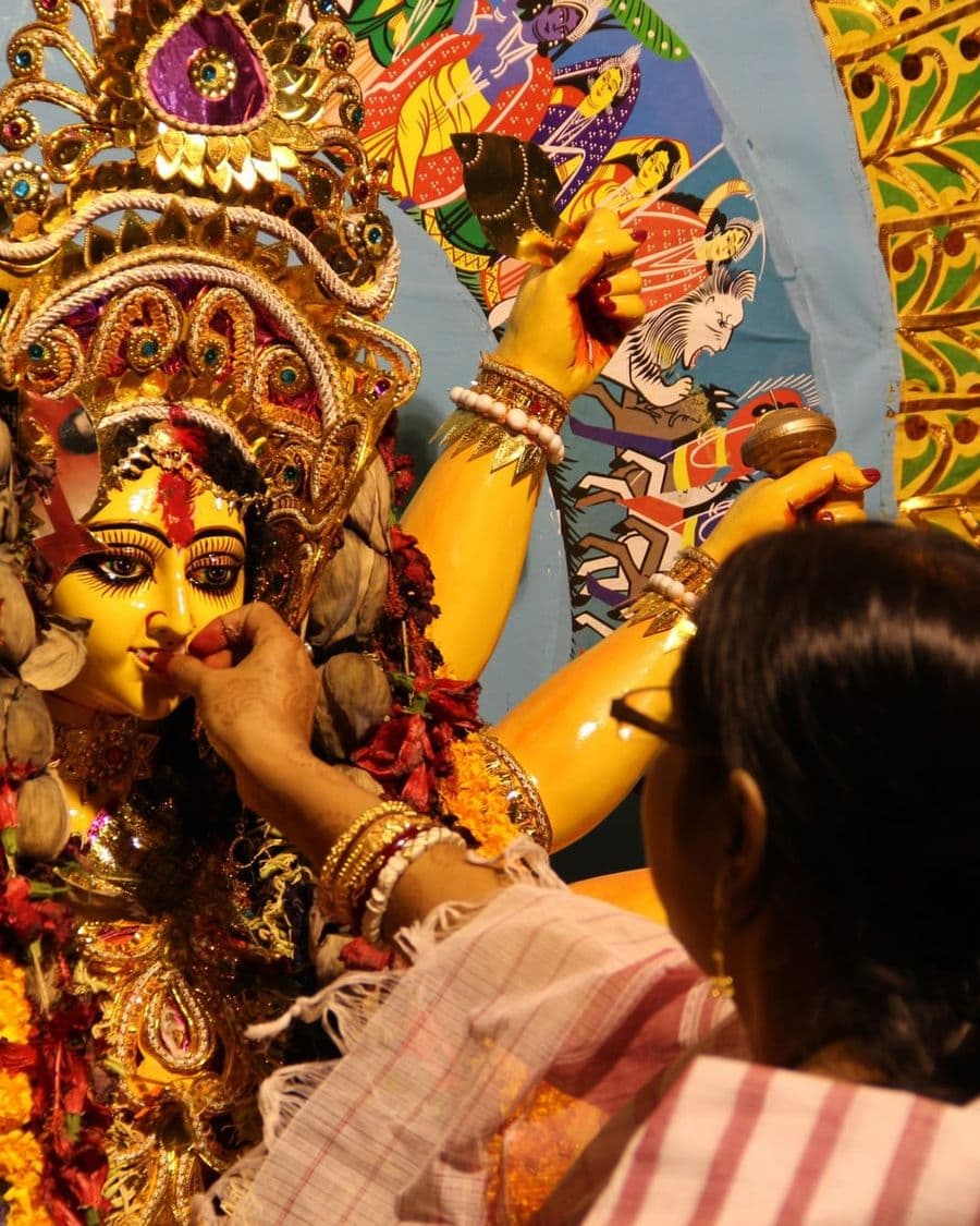 Aarti offered before the Goddess